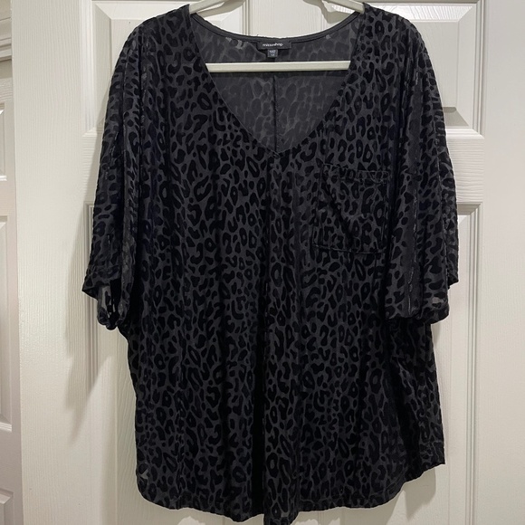 Mittoshop black animal print top!  Size 1X women’s - Picture 1 of 4